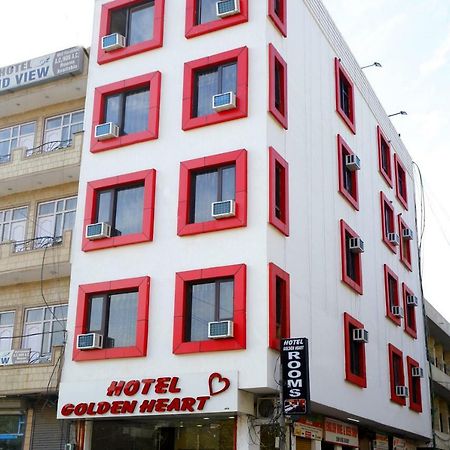 אמריצר Hotel Golden Heart מראה חיצוני תמונה