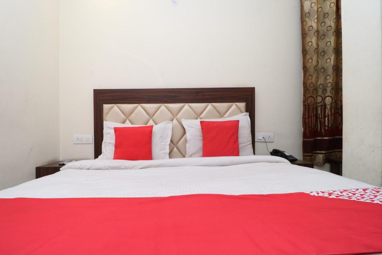 אמריצר Hotel Golden Heart מראה חיצוני תמונה