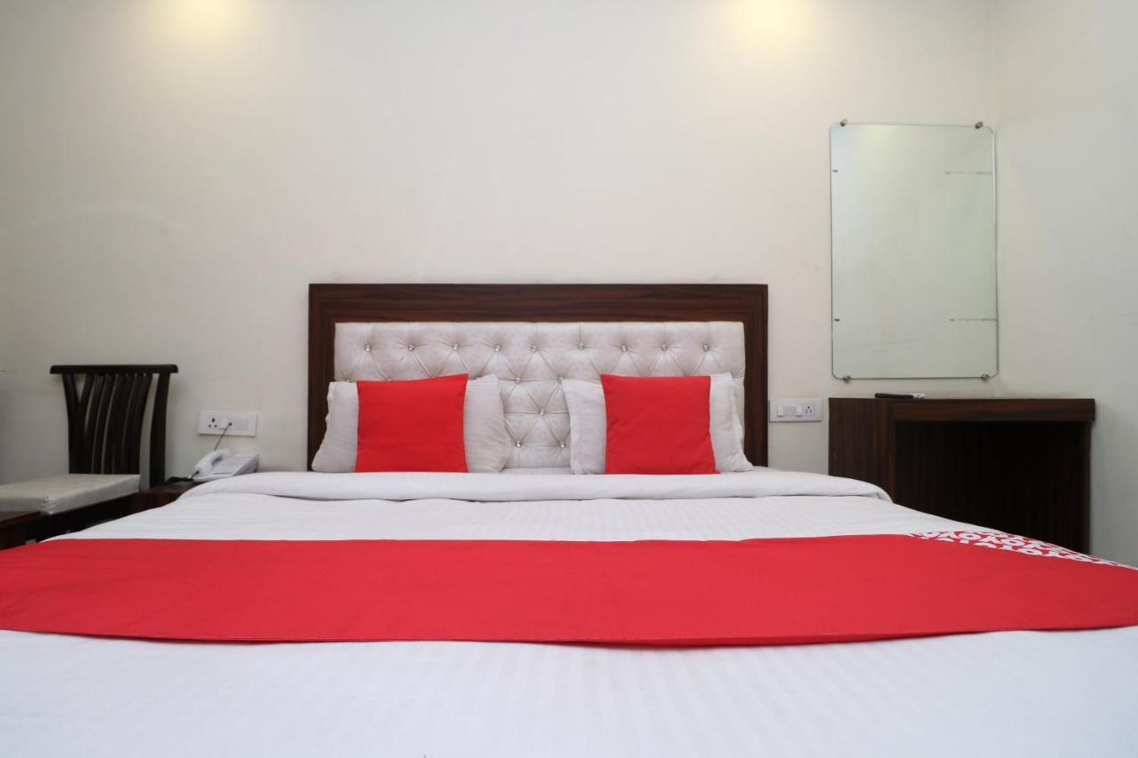 אמריצר Hotel Golden Heart מראה חיצוני תמונה