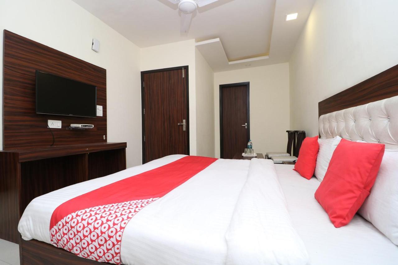 אמריצר Hotel Golden Heart מראה חיצוני תמונה