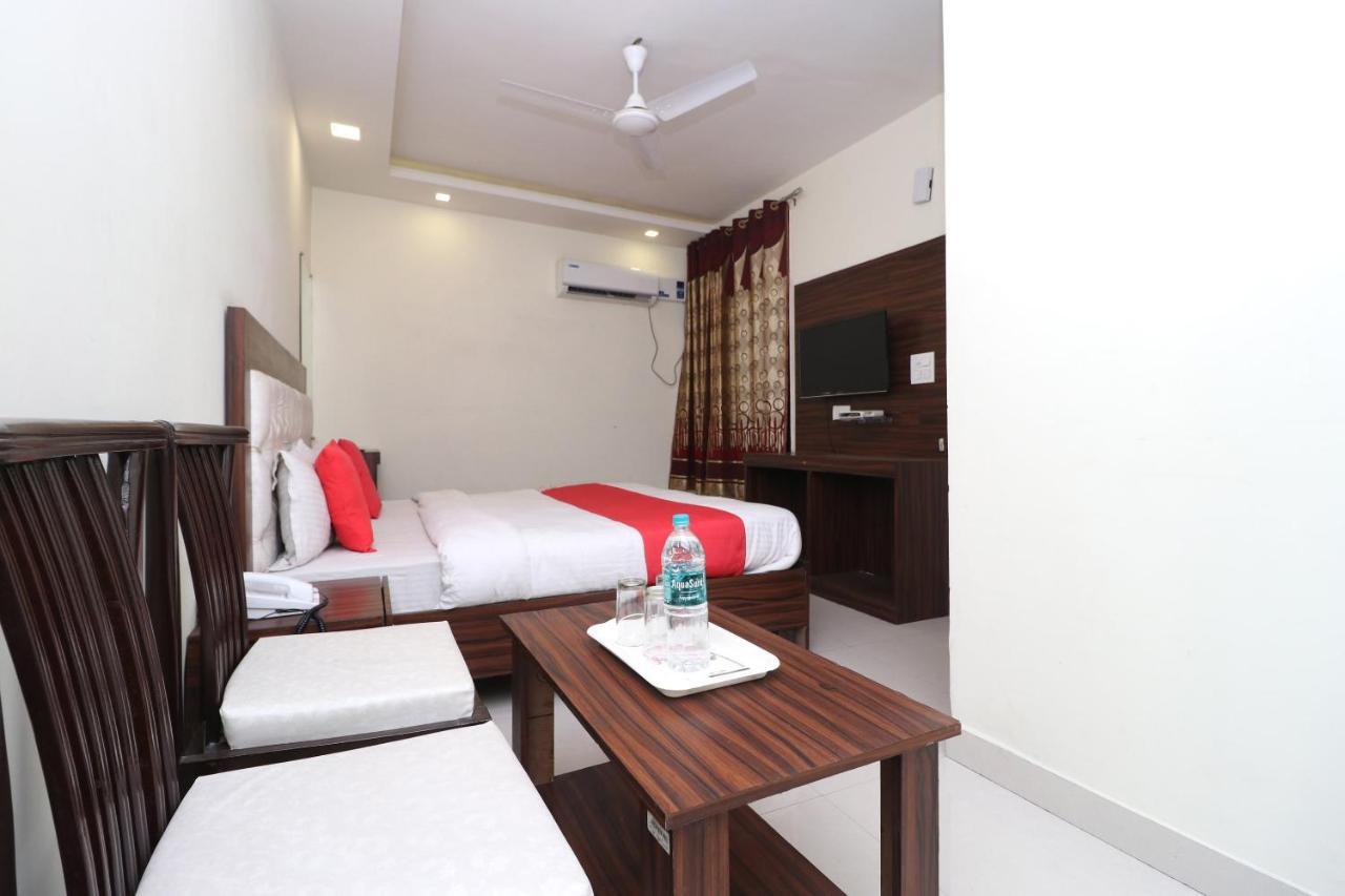 אמריצר Hotel Golden Heart מראה חיצוני תמונה