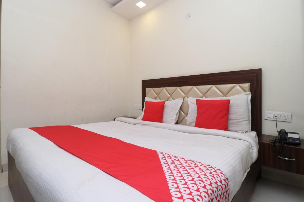 אמריצר Hotel Golden Heart מראה חיצוני תמונה