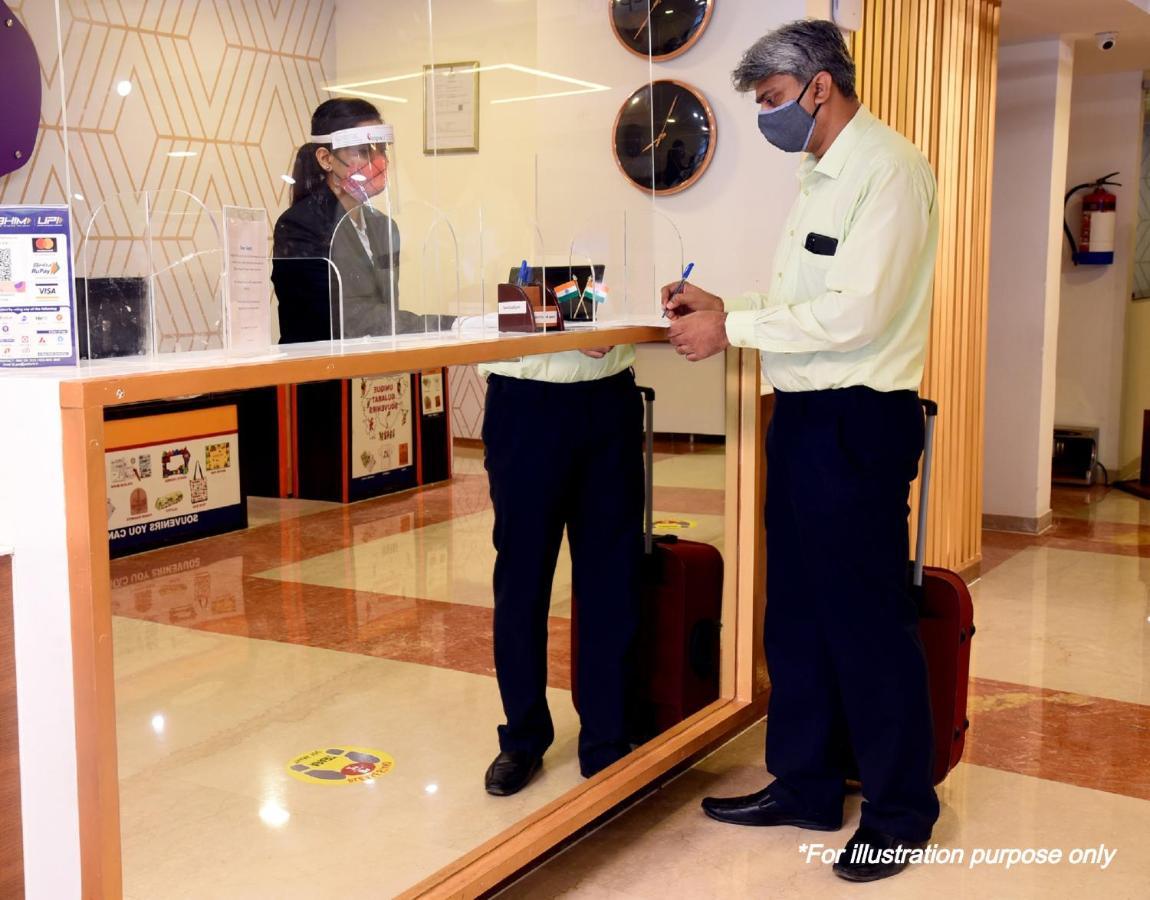 אמריצר Hotel Golden Heart מראה חיצוני תמונה