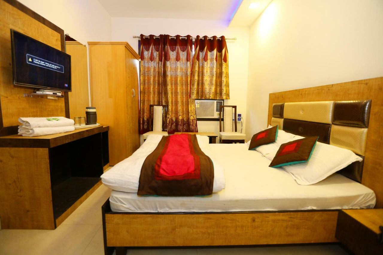 אמריצר Hotel Golden Heart מראה חיצוני תמונה