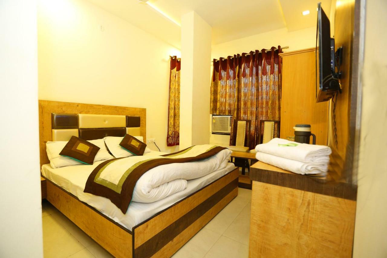 אמריצר Hotel Golden Heart מראה חיצוני תמונה