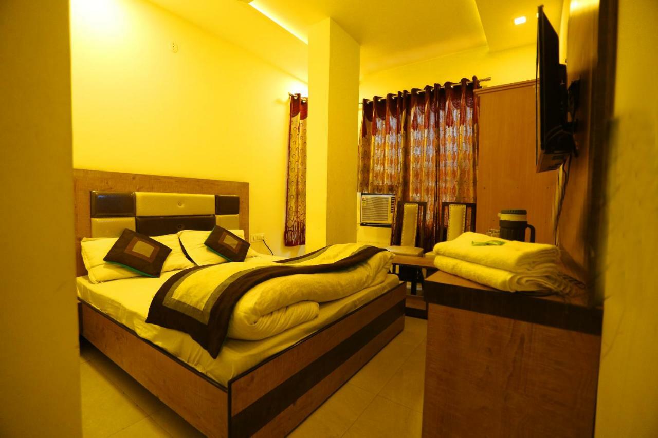 אמריצר Hotel Golden Heart מראה חיצוני תמונה